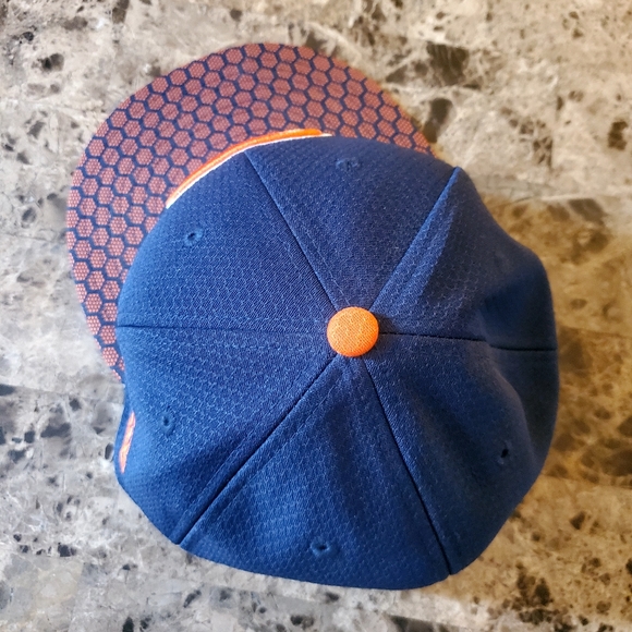 New Era Chicago Bears 2017 Official Sideline Hat - Picture 5 of 7